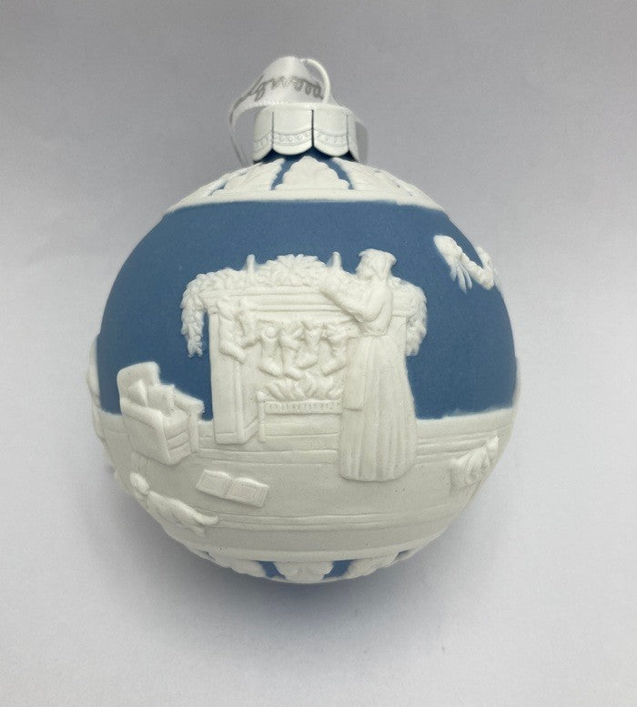 WEDGWOOD ウェッジウッド ホリデイ オーナメント DRESSING THE TREE CHRISTMAS BAUBLE 中古 D4