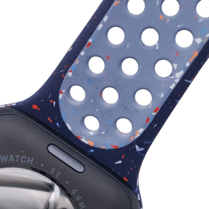 Apple Watch SE 3 (GPSモデル) - 44mmミッドナイトアルミニウムケースとブルーリボンNikeスポーツバンド - M/L 中古 a1