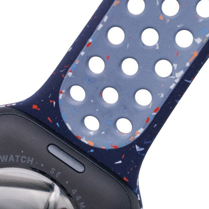 Apple Watch SE 3 (GPSモデル) - 44mmミッドナイトアルミニウムケースとブルーリボンNikeスポーツバンド - M/L 中古 a1