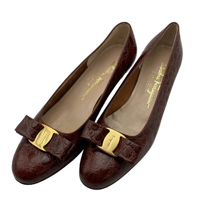 Salvatore Ferragamo サルヴァトーレフェラガモ ヴァラリボン 型押しレザー パンプス ブラウン サイズ8(約25.5cm) 中古 D4