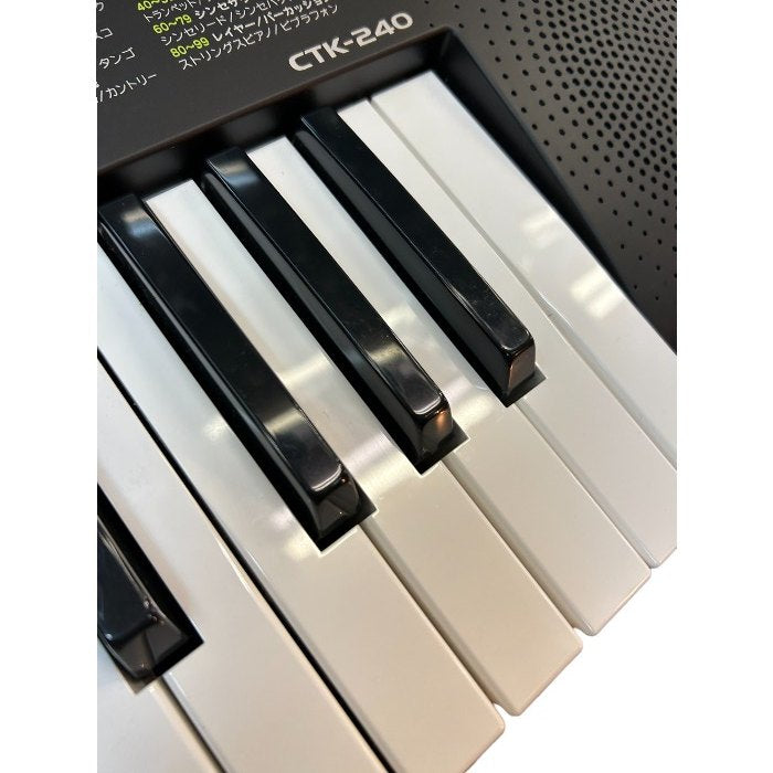 CASIO カシオ 48鍵 電子キーボード CTK-240 楽器 曲内臓 コンパクトタイプ 譜面立て付 中古 W４