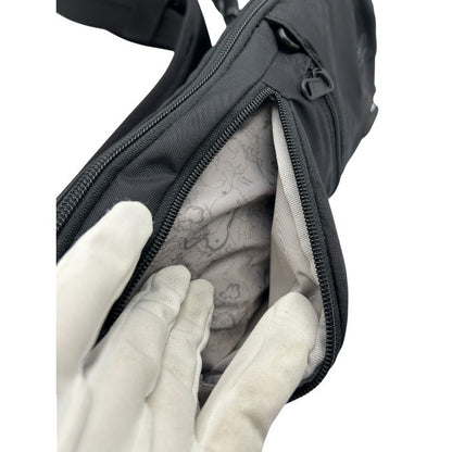 packsafe venturesafe 150 GⅡ パックセーフ ベンチャーセーフ 150 GⅡ クロスボディ スリングバッグ 60160 メンズ ブラック お出かけ 小さめ 収納 ポケット 中古 W４