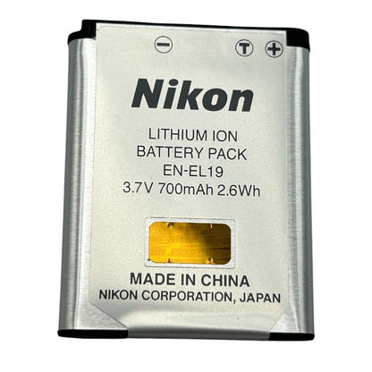 Nikon ニコン COOLPIX デジタルカメラ シルバー 光学5倍ズーム コンパクト 薄型 A100SL デジカメ クールピクス カメラ 撮影 動画 中古 W４