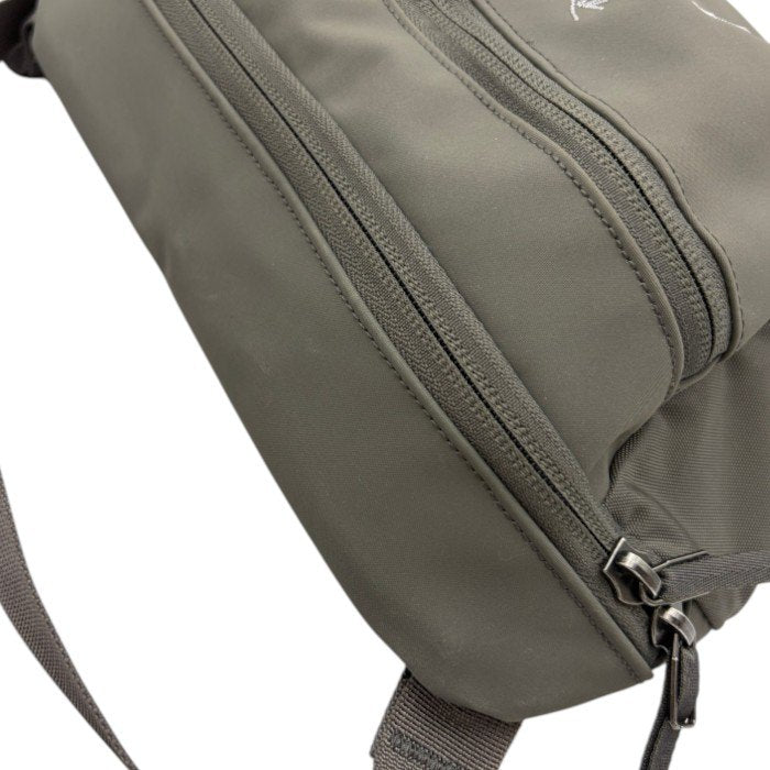 ARC‘TERYX アークテリクス BEAMS 別注 Arro Waistpack ウエスト バッグ グレー 鞄 メンズ ワントーンコレクション 中古 W４