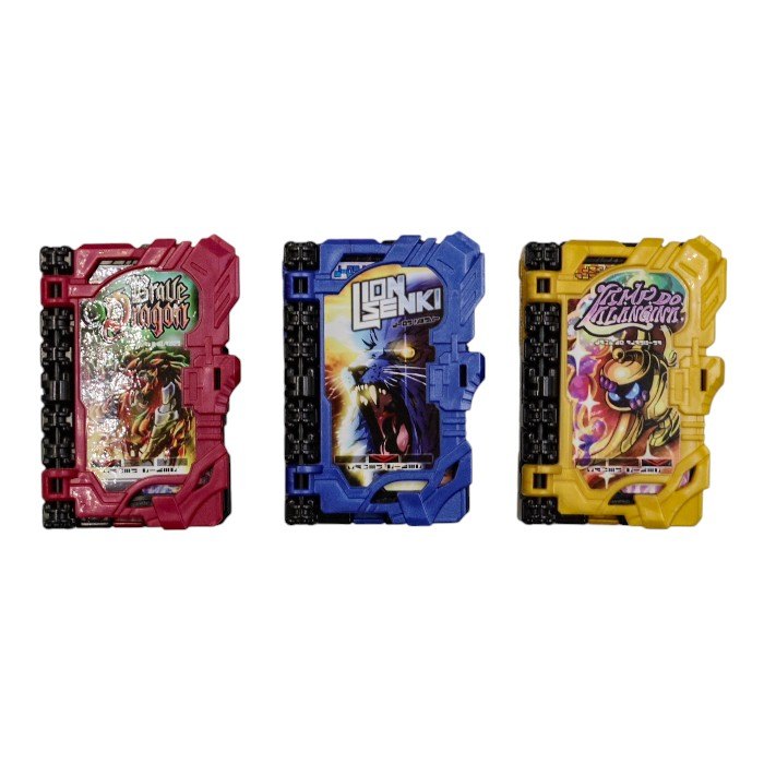 バンダイ 仮面ライダーセイバー/聖刃 変身ベルト DX聖剣ソードライバー セイバー＆ブレイズ＆スパーダセット 水勢剣流水エンブレム＆ライオン戦記 雷鳴剣黄雷エンブレム＆ランプドアランジーナ 中古 a1