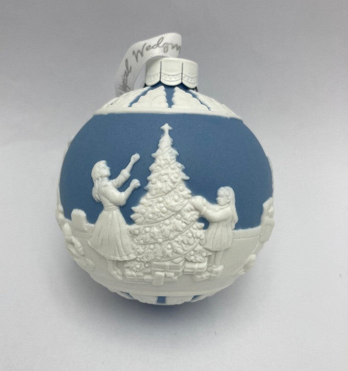 WEDGWOOD ウェッジウッド ホリデイ オーナメント DRESSING THE TREE CHRISTMAS BAUBLE 中古 D4