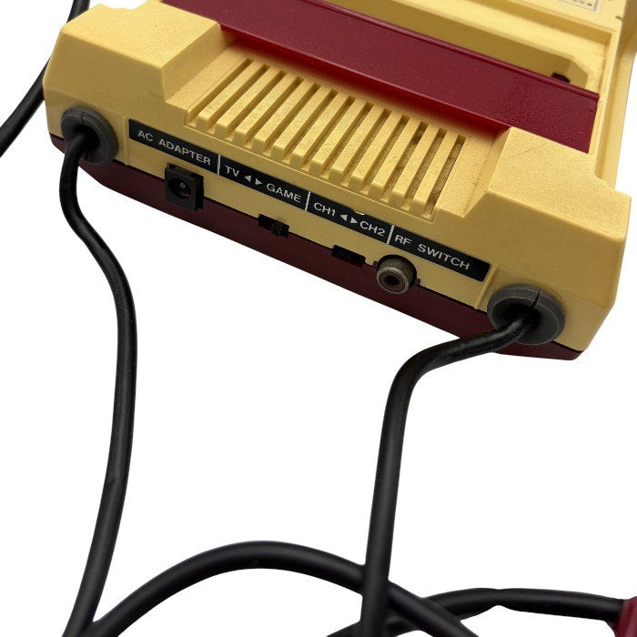 ジャンク品 任天堂 FAMILY COMPUTER ファミコン 本体 HVC-001 Nintendo レトロゲーム ゲーム機 ファミリーコンピューター 中古 W４