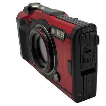 OLYMPUS デジタルカメラ Tough TG-6 レッド 1200万画素CMOS F2.0 15m 防水 100kgf耐荷重 GPS 内蔵Wi-Fi TG-6RED オリンパス デジカメ 水中撮影 アウトドア 防じん 耐衝撃 中古 W1