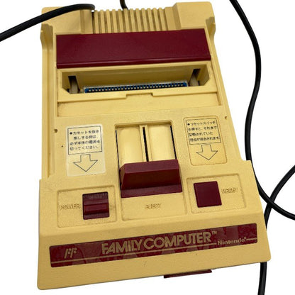 ジャンク品 任天堂 FAMILY COMPUTER ファミコン 本体 HVC-001 Nintendo レトロゲーム ゲーム機 ファミリーコンピューター 中古 W４