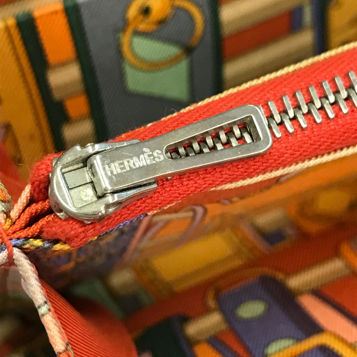 HERMES エルメス アザップロング シルクイン 長財布 レディース ラウンドジップ ファスナー スカーフ柄 ブラウン/オレンジ 中古 T1