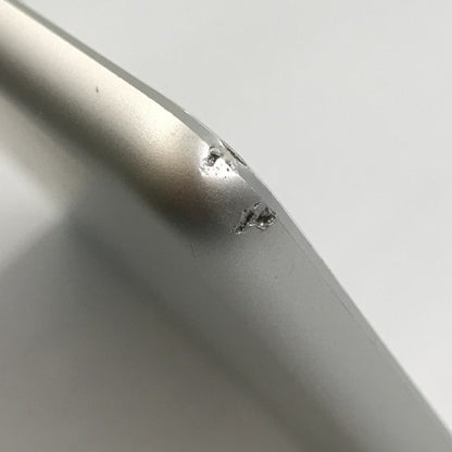 Apple iPad Wi-Fi+Cellular 32GB docomo SIMフリー シルバー 第5世代 2017年モデル MP1L2J/A 中古 T1