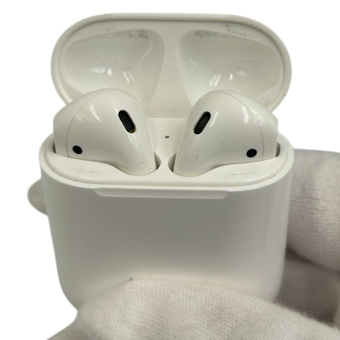 Apple AirPods with Charging Case A2032 A2031 A1602 第2世代 アップル エアポッツ イヤホン ワイヤレス Bluetooth 中古 W1