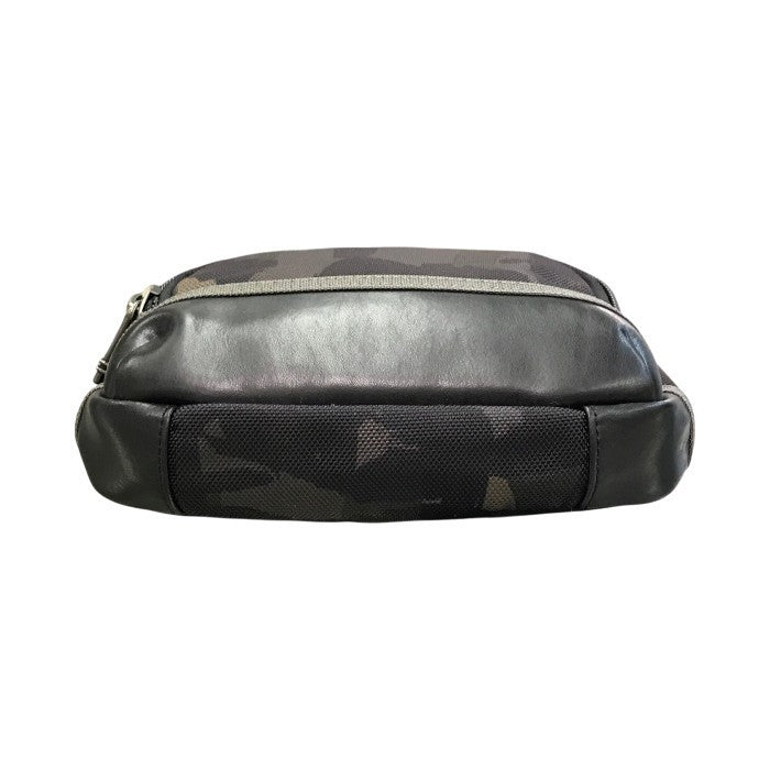 TUMI トゥミ ALPHA BRAVO クロスボディショルダーバッグ メンズ 斜め掛け ショルダーバッグ キーフック 迷彩 カモフラ ブラウン/ブラック 222306GC2 中古 T1
