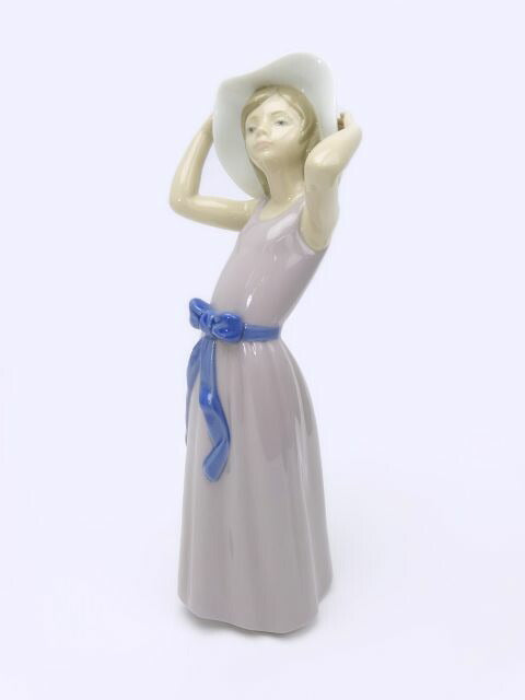 絶版 LLADRO 若草色の少女 試着中古  リヤドロ 絶版品です！お見逃しなく！