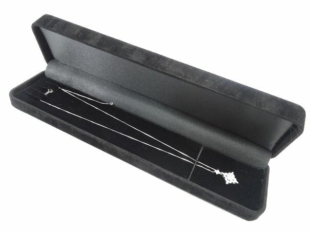 ダイヤ0.407ct+0.46ct Pt900 ネックレス中古  ひし形のトップがシャープで印象的なダイヤネックレスです♪