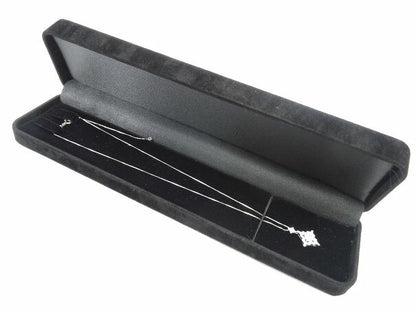 ダイヤ0.407ct+0.46ct Pt900 ネックレス中古  ひし形のトップがシャープで印象的なダイヤネックレスです♪