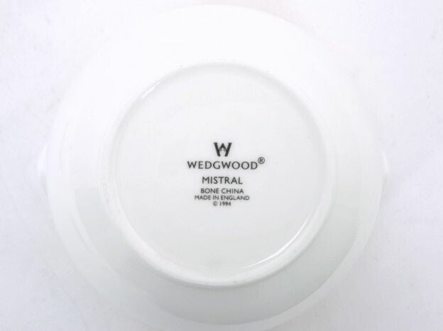 未使用品 WEDGWOOD/ウェッジウッド ミストラル シュガーポット中古 廃盤となった鮮やかなカラーが人気のシリーズです♪