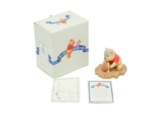 フィギュリン Pooh&Friends Hip,hip Poohray for birthdays. 中古 くまのプーさん 箱(ｹｰｽ)付/取説付