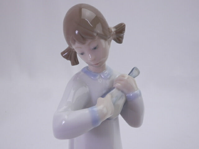 LLADRO ウクレレと少女 フィギュリン 中古  リヤドロ 置物 オブジェクト ブランド インテリア アンティーク