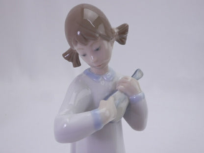 LLADRO ウクレレと少女 フィギュリン 中古  リヤドロ 置物 オブジェクト ブランド インテリア アンティーク