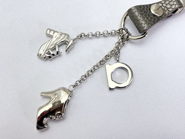 Salvatore Ferragamo サルヴァトーレフェラガモ ガンチーニ パンプス ストラップ 中古 ロゴ レディース グレー 携帯 ブランド おしゃれ