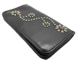 HTC エイチティーシー レザー 二つ折り長財布 中古  スタッズ フラワー 花 ブラック 本革 ウォレット