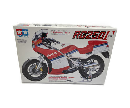 未使用品 TAMIYA スズキ RG250ガンマ プラモデル 中古 タミヤ バイク オートバイ 乗り物 ホビー 1/12 スケール