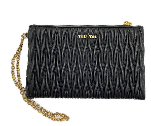 miu miu ミュウミュウ マテラッセ クラッチバッグ 中古  ポーチ ミニ ブラック 黒 レディース ブランド おしゃれ