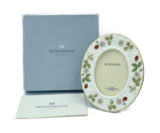 Wedgwood ワイルドストロベリー フォトフレーム 中古 ウェッジウッド 写真立て インテリア 雑貨 イチゴ 丸 小さめ