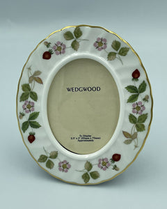 Wedgwood ワイルドストロベリー フォトフレーム 中古 ウェッジウッド 写真立て インテリア 雑貨 イチゴ 丸 小さめ
