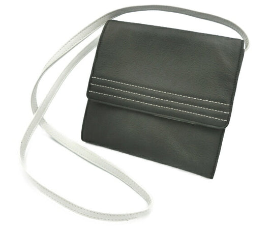　LOEWE/ロエベ 三つ折り クロスボディ ショルダーバッグ 中古 ブラック ホワイト 黒 白 レザー 鞄