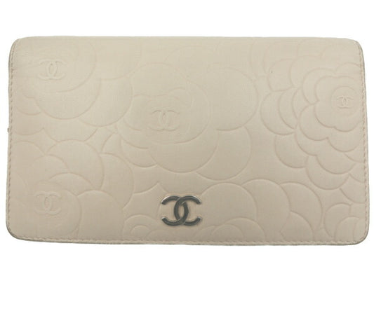 　CHANEL/シャネル カメリア レザー 二つ折り財布 中古 フラワー 花 ベージュ レディース ウォレット