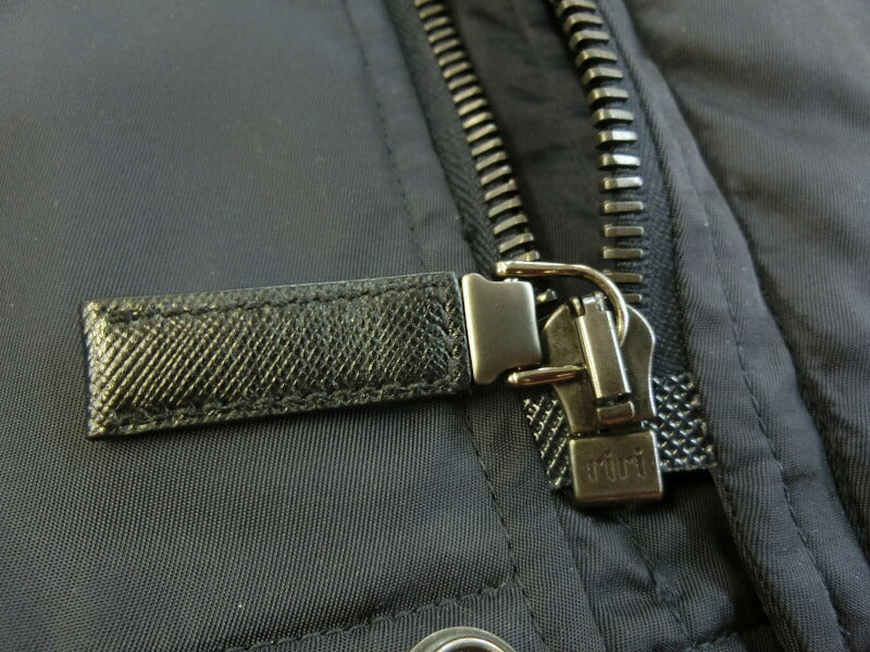 PRADA ウィンドブレイカー 44(Sサイズ） 中古  プラダ メンズ ファッション ライトアウター ブルゾン
