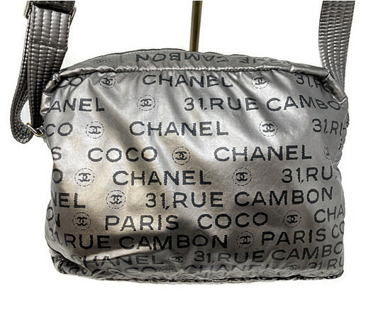 CHANEL シャネル アンリミテッド ショルダーバッグ 中古  12736017 グレー ナイロン ブランド 鞄 レディース ロゴ