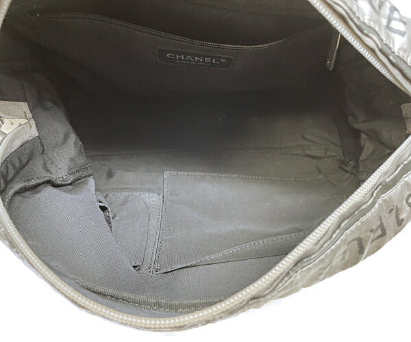 CHANEL シャネル アンリミテッド ショルダーバッグ 中古  12736017 グレー ナイロン ブランド 鞄 レディース ロゴ