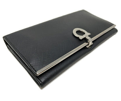 Salvatore Ferragamo サルヴァトーレフェラガモ ガンチーニ 二つ折り長財布 中古  ブラック 黒 ウォレット ブランド レザー レディース