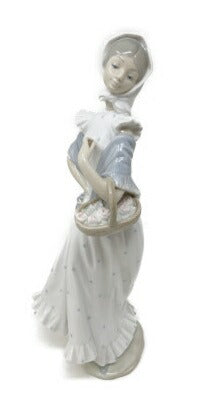 LLADRO nao 女性 フィギュリン 中古  リヤドロ 置物 コレクション インテリア ブランド おしゃれ