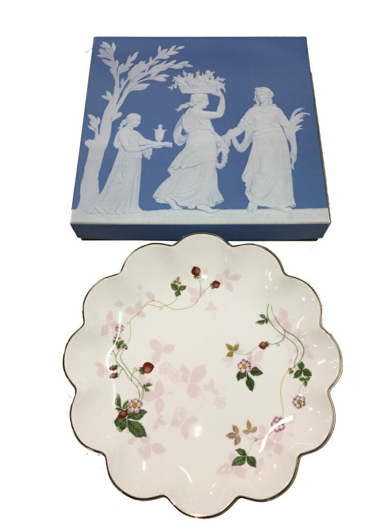 Wedgwood ワイルドストロベリー ペタルトレイ 中古  ウェッジウッド 洋食器 皿 トレー 陶器 苺
