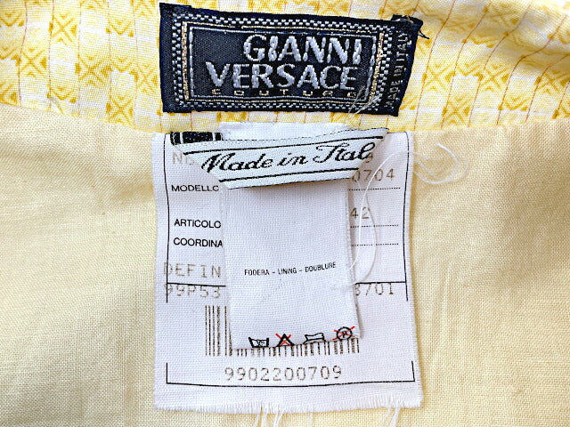 Gianni Versace ジャンニヴェルサーチ コットン ノーカラー コート T42 中古  ベルサーチ イエロー 黄 総柄 ブランド モード レディース