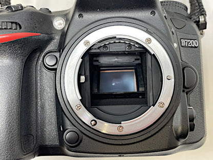 NIKON ニコン D7200 18-140mm VR LK レンズキット デジタル 一眼レフ カメラ 中古  2416万画素 撮影 写真 初心者 軽量 デジカメ