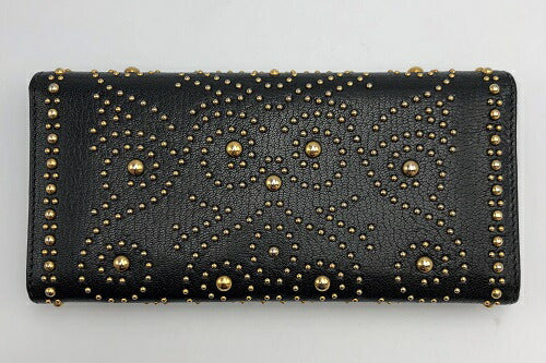 miu miu ミュウミュウ スタッズ パスケース付 長財布 中古  ２つ折り長財布 ブランド ブラック 黒 レディース レザー