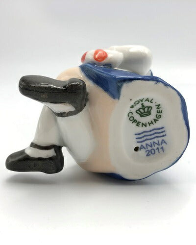 Royal Copenhagen イヤーフィギュリン 2011 ガール ANNA 中古  ロイヤルコペンハーゲン 置物 少女 2011年 女の子