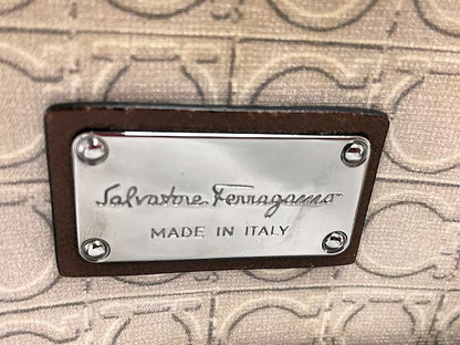 Salvatore Ferragamo サルヴァトーレフェラガモ ガンチーニ ショルダーバッグ 中古 1