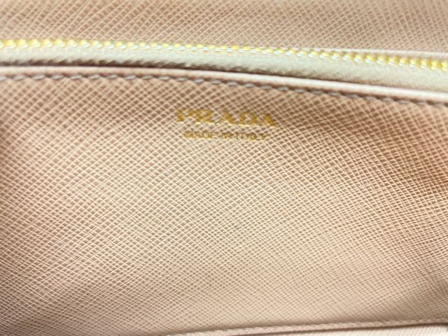 PRADA プラダ サフィアーノ ラウンドファスナー 長財布 中古 1