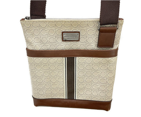 Salvatore Ferragamo サルヴァトーレフェラガモ ガンチーニ ショルダーバッグ 中古 1