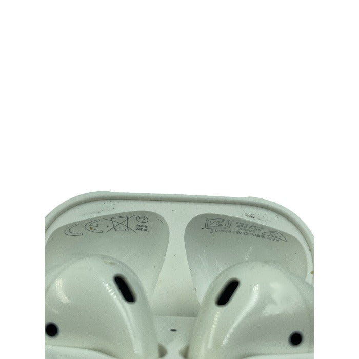 Apple AirPods with Charging Case 中古 1